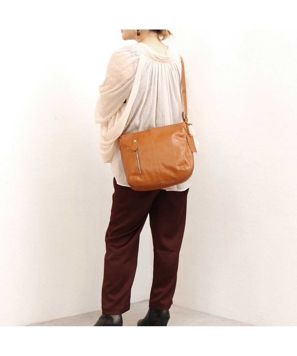 UNBILLION アトランタ ATLANTA / 牛革縦ファスナーショルダー 