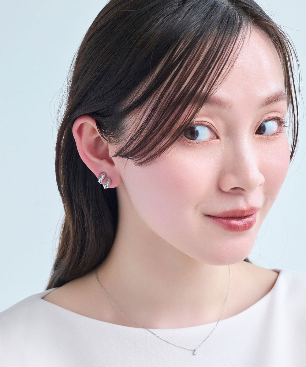Phoebe 【痛くないシリーズ金属アレルギー対応】ダブルドロップメタルフロートライトフィットイヤリング　シルバー 