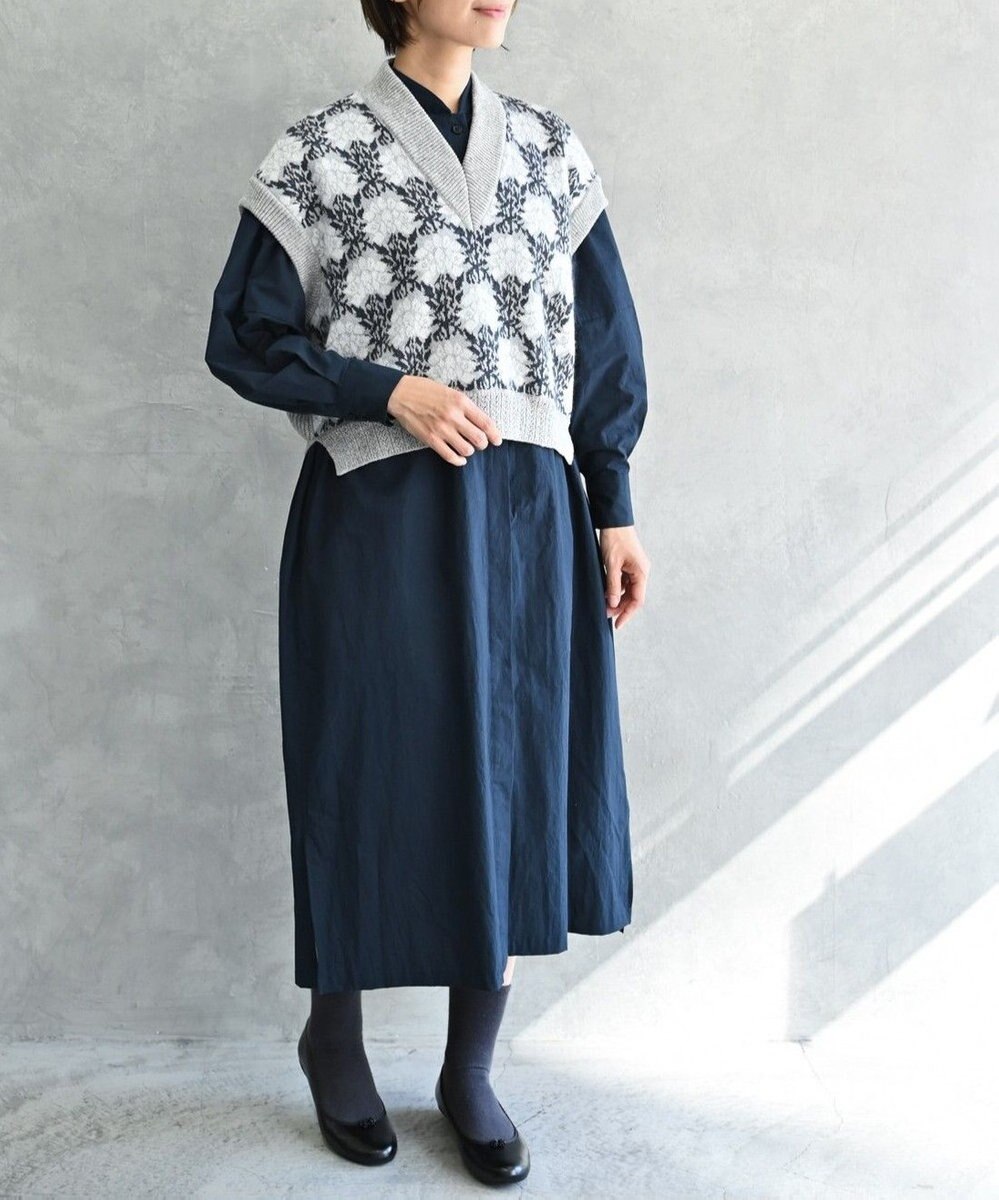 muuc 〈うっとり柔らか上質な極細繊維〉〈前身頃は希少なモヘアとシルク×後ろ身頃はウール100%〉フラワージャカード ベスト 