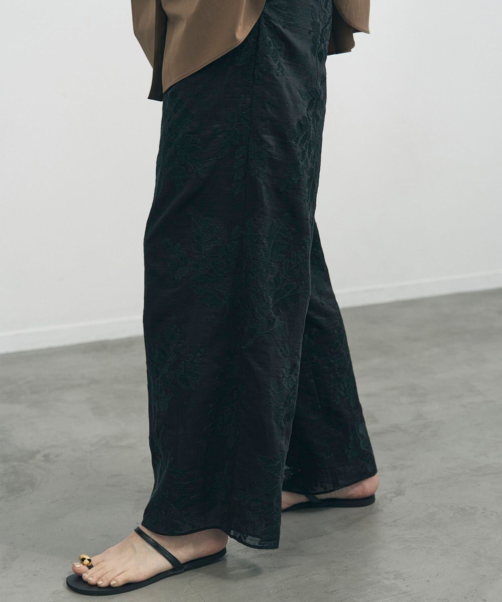 UNFILO L 【ウエストゴム】ボタニカル エンブロイダリー パンツ 