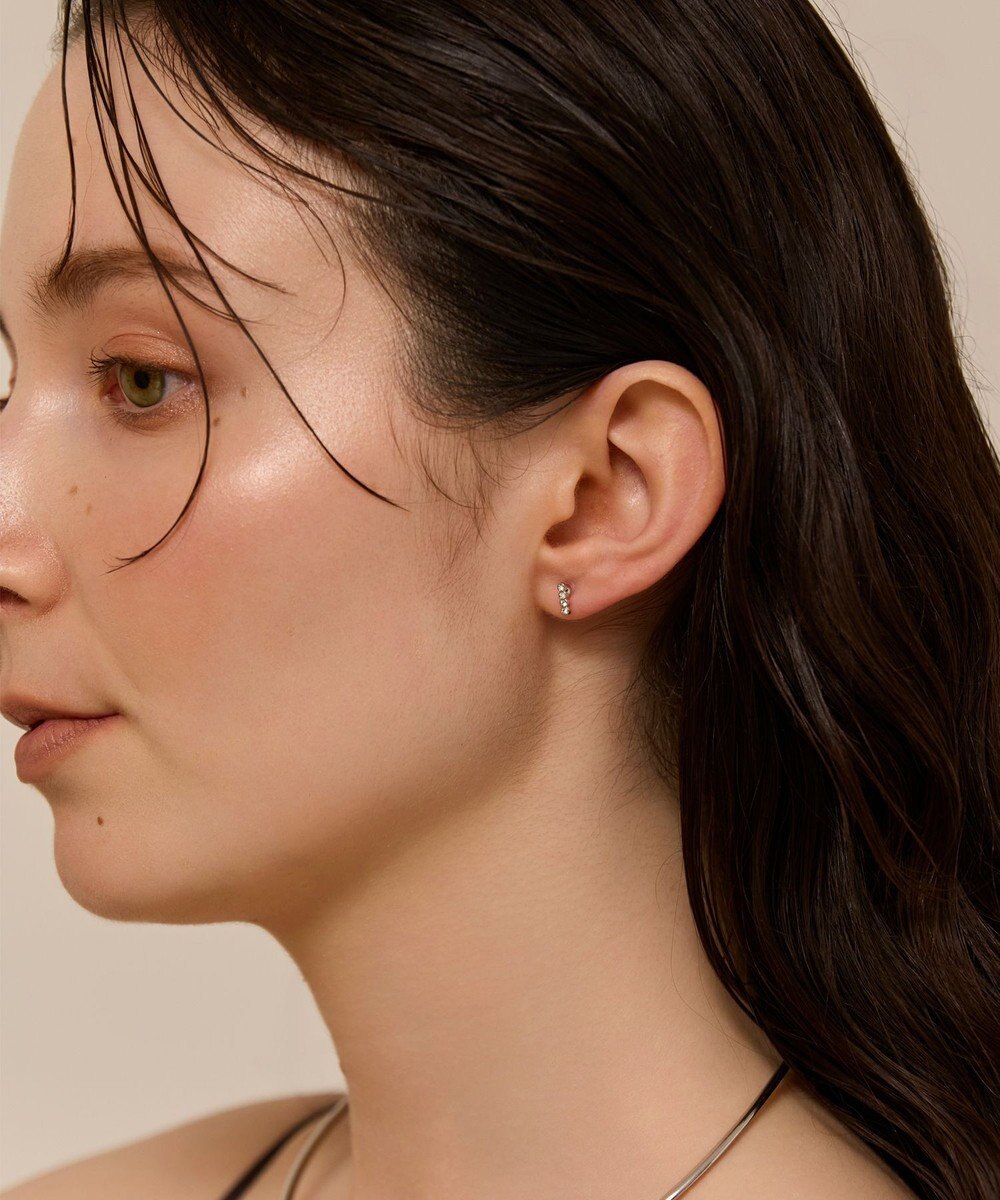 Phoebe 〈金属アレルギー対応〉シャイニースリムセラミックポストピアス　シルバー/ニッケルフリー 