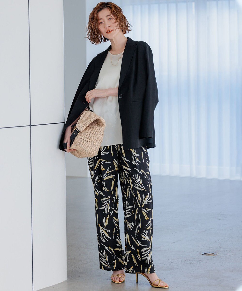 23区 【洗える】スリークボタニカルプリント ドロスト パンツ 