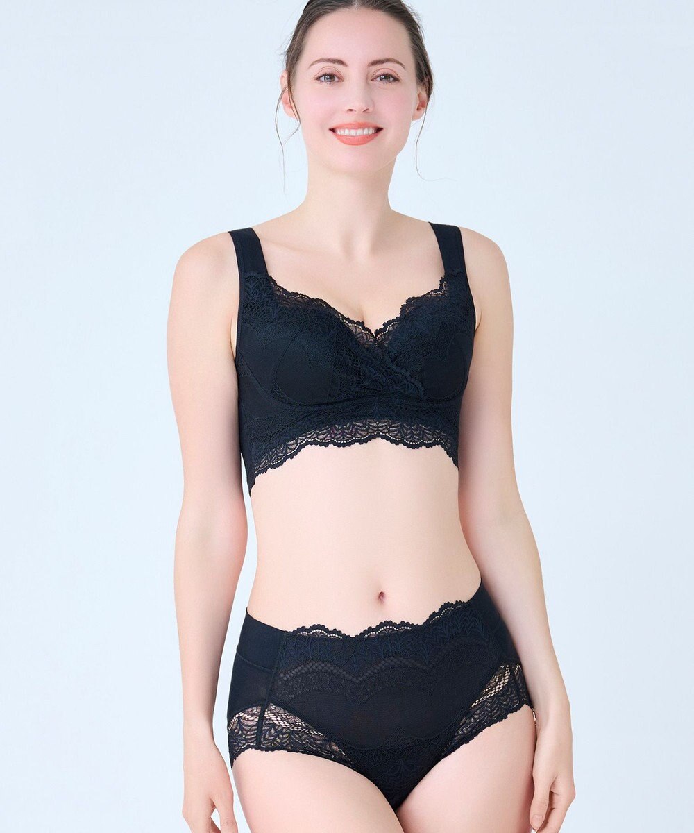 BRADELIS New York 【BRADELIS Me / ノンワイヤー・バストアップ】レーシィオールインワンブラ 日中も就寝時も快適に補正するブラ 