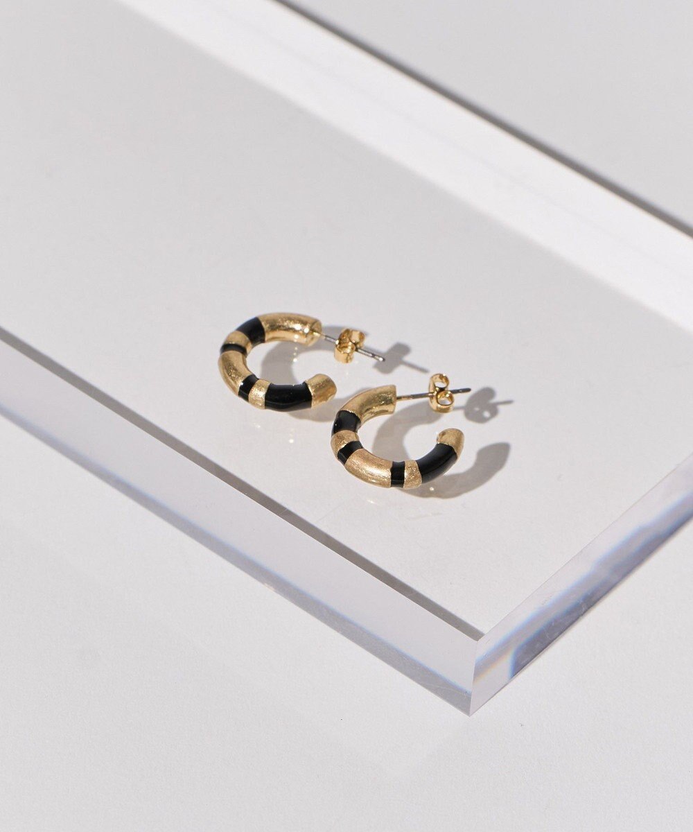 AMERICAN HOLIC ハーフカラーフープピアス 