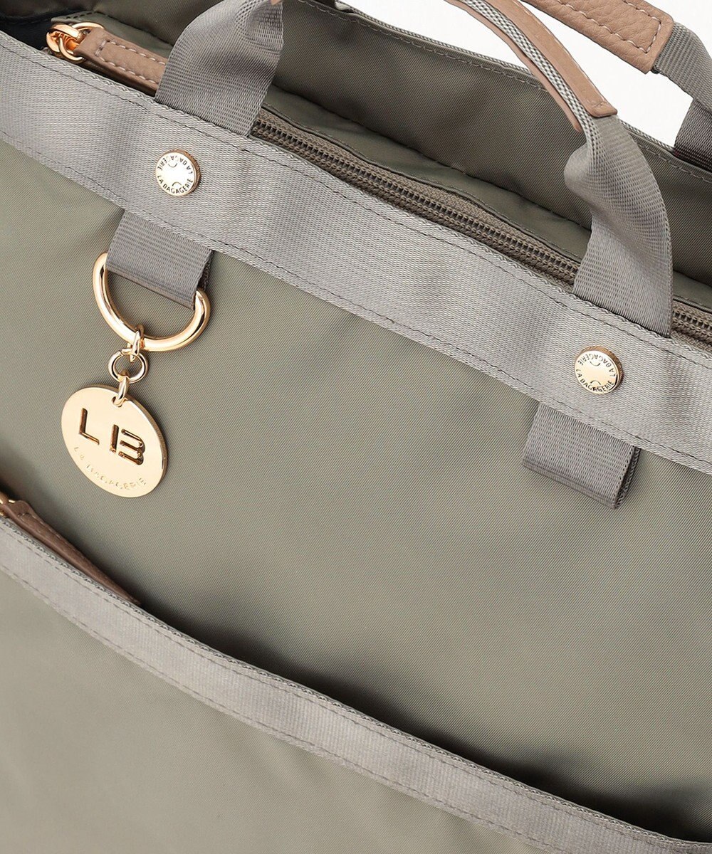LA BAGAGERIE チャーム付き　ナイロンリュック 