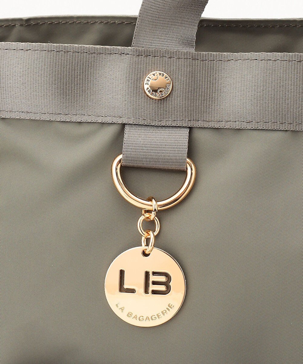 LA BAGAGERIE チャーム付き　ナイロンリュック 