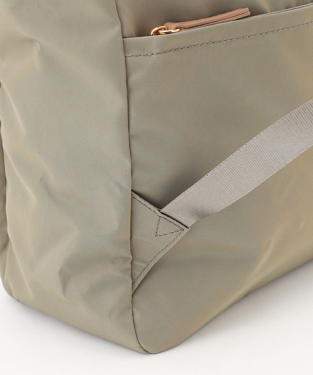 LA BAGAGERIE チャーム付き　ナイロンリュック 