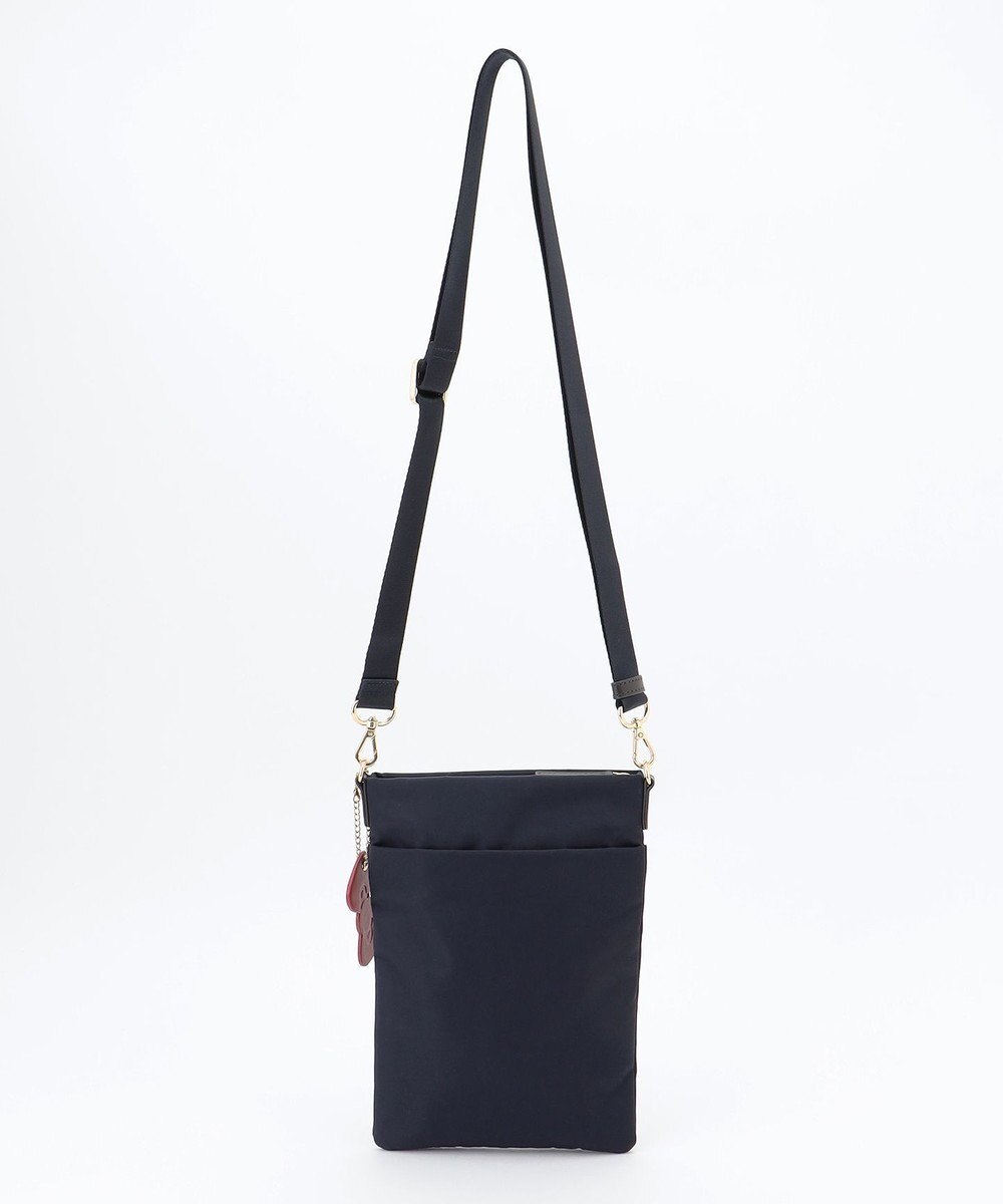 LA BAGAGERIE 【LA BAGAGERIE×HELLO KITTY】リボンチャーム付き　スクエアポシェット 