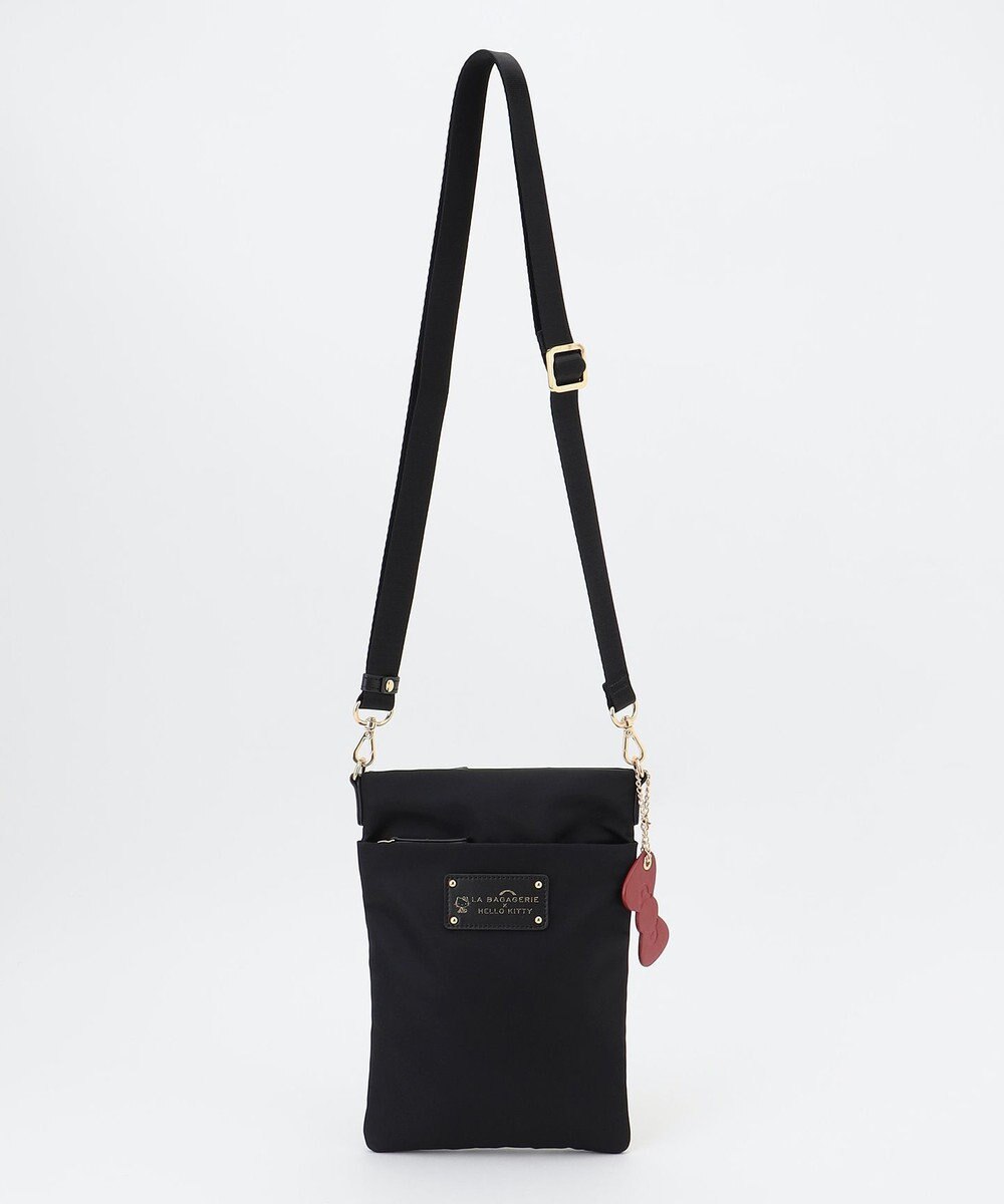 LA BAGAGERIE 【LA BAGAGERIE×HELLO KITTY】リボンチャーム付き　スクエアポシェット 