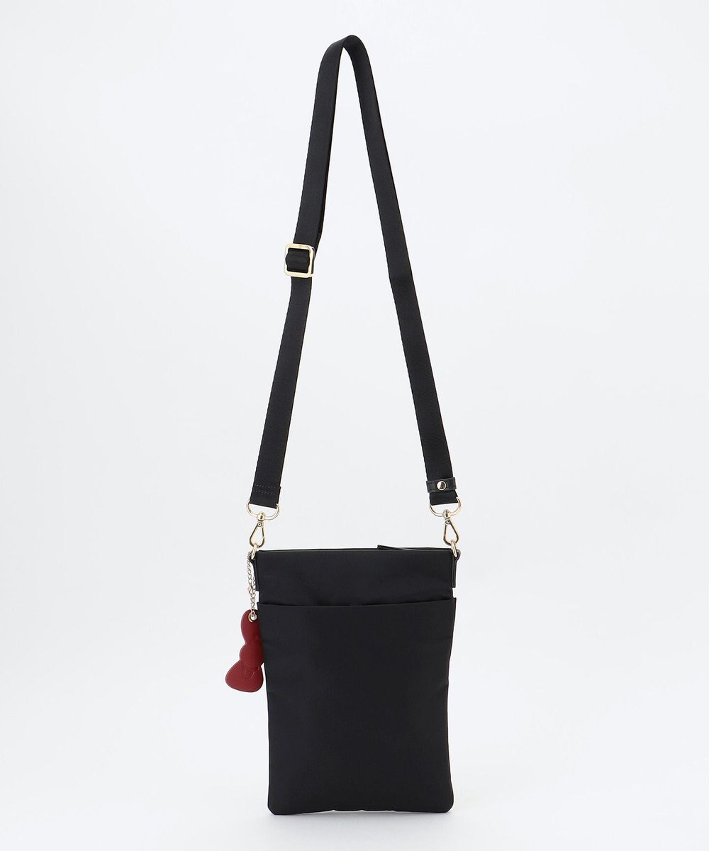 LA BAGAGERIE 【LA BAGAGERIE×HELLO KITTY】リボンチャーム付き　スクエアポシェット 