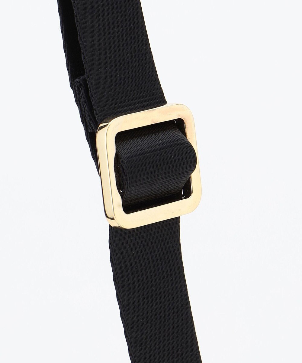 LA BAGAGERIE 【LA BAGAGERIE×HELLO KITTY】リボンチャーム付き　スクエアポシェット 