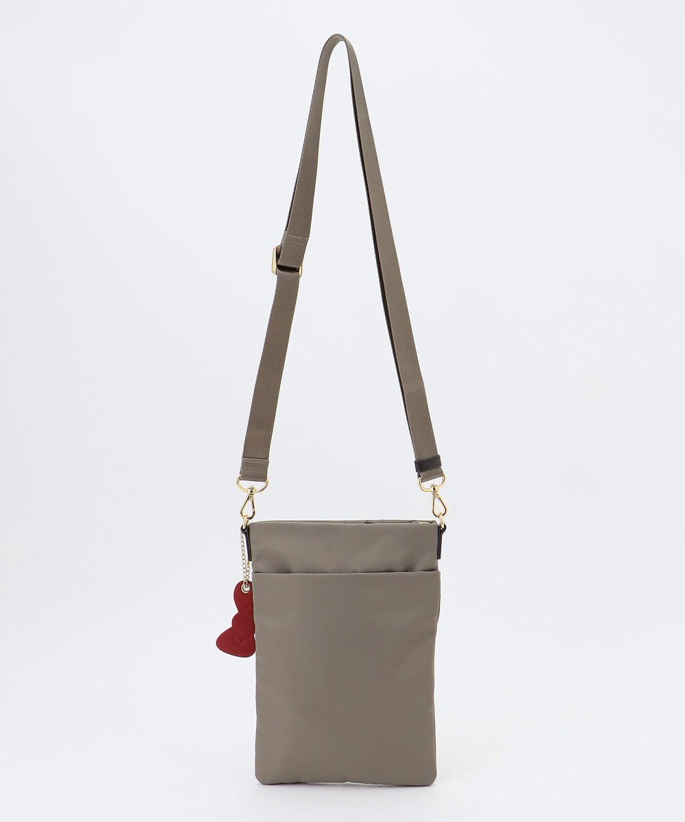 LA BAGAGERIE 【LA BAGAGERIE×HELLO KITTY】リボンチャーム付き　スクエアポシェット 