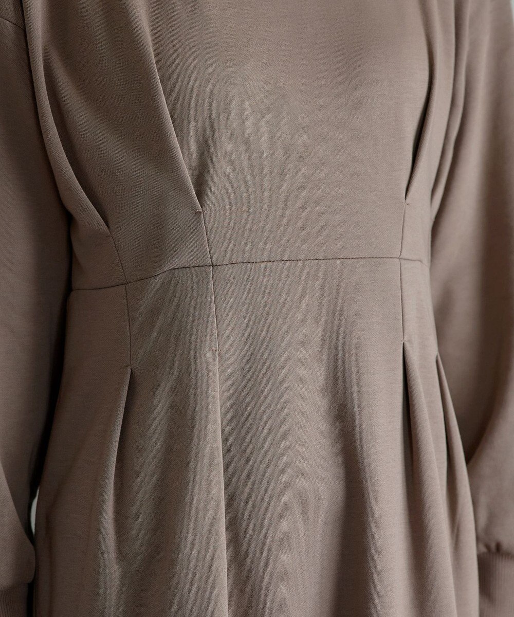 Tiaclasse L 【吸水発熱 / 静電気防止】ポンチタックワンピース 