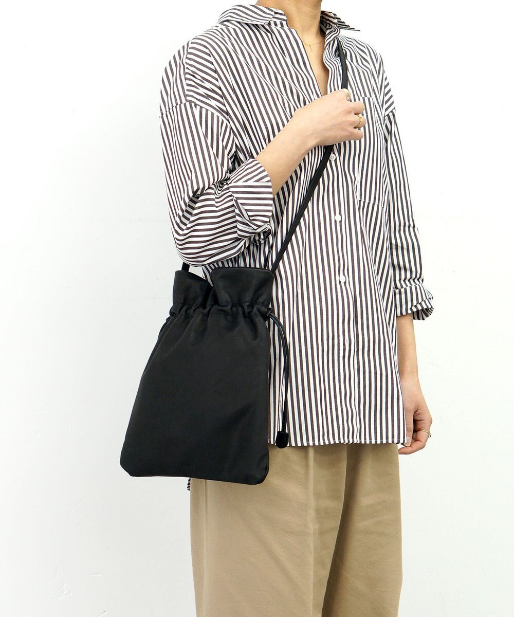 FOLNA RD ソフトレザー巾着ショルダーバッグ 