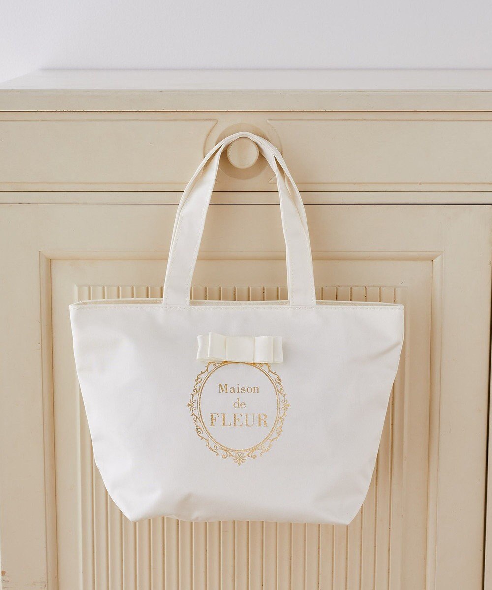 Maison de FLEUR フレームロゴサテンバッグ 