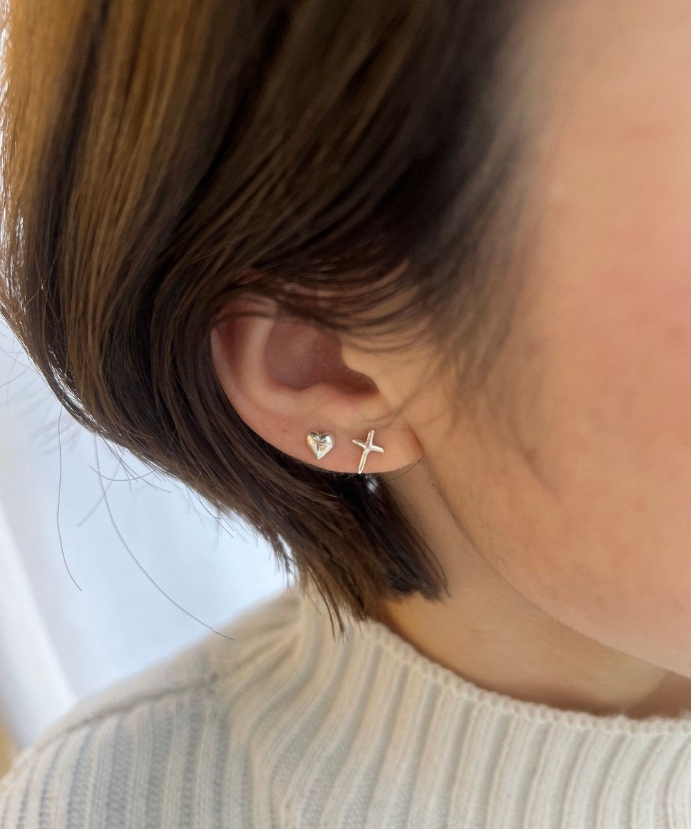 UNITED TOKYO シルバークロスピアス両耳用 UNITED TOKYO シルバークロスピアス両耳用