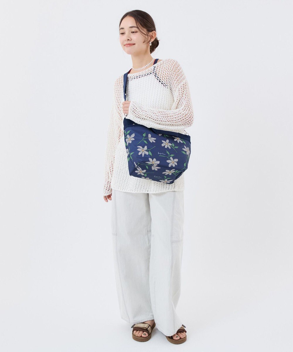 LeSportsac BUCKET TOTE/フローラルブルームズネイビー 