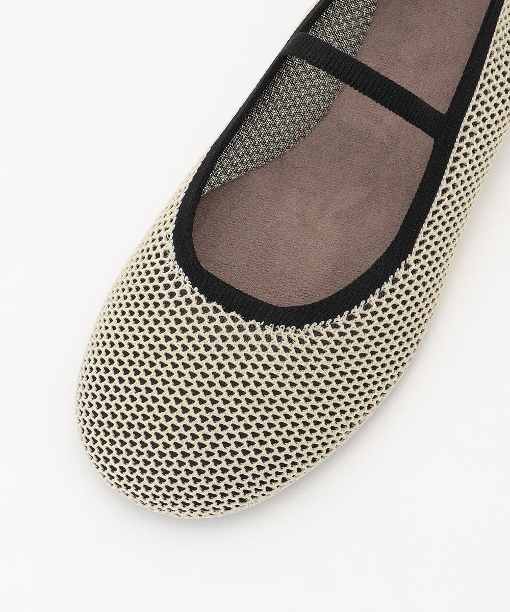 steppi 【一部店舗限定 / 片足わずか80g】シースルー ラウンド フラットパンプス 