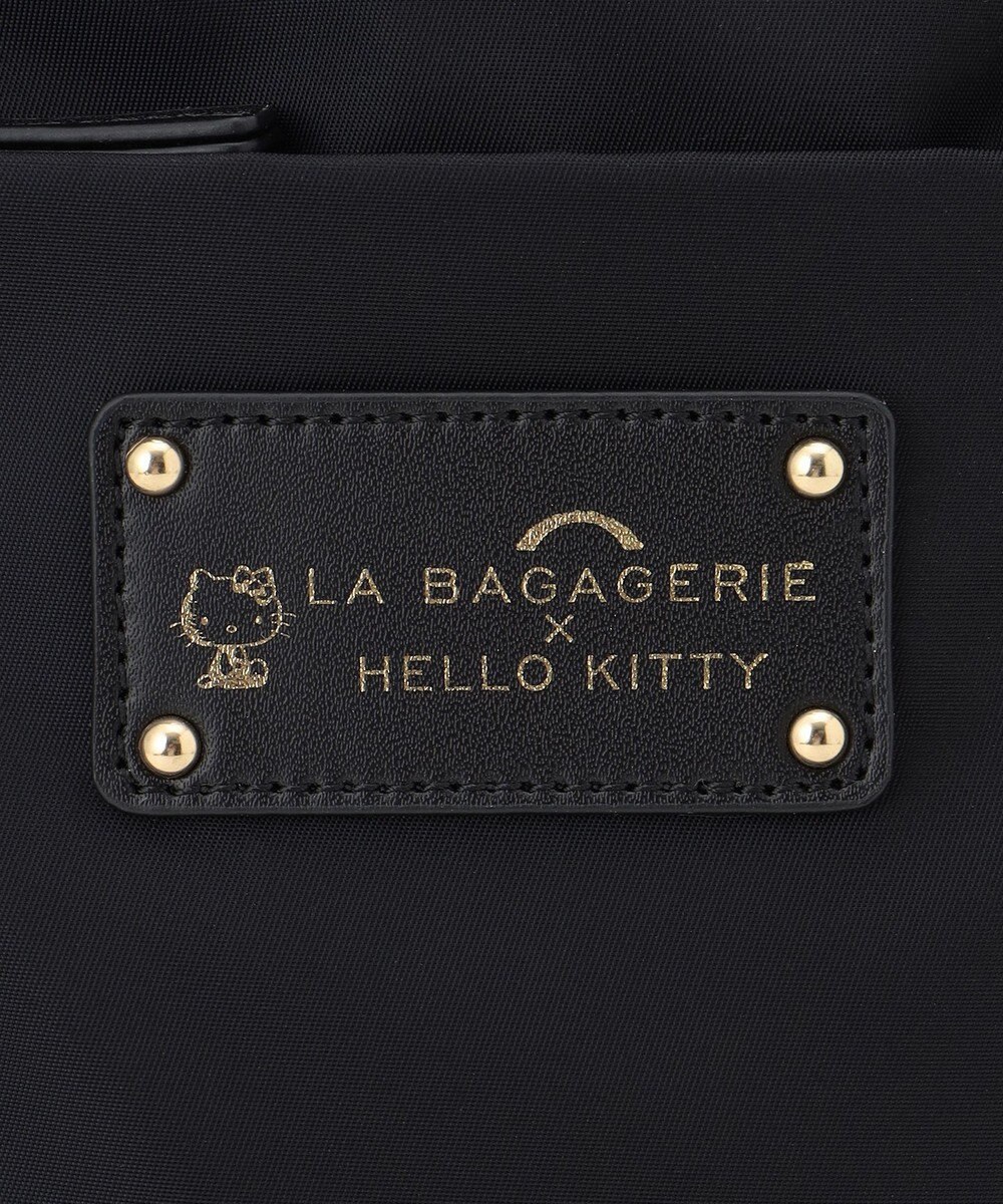 LA BAGAGERIE 【LA BAGAGERIE×HELLO KITTY】リボンチャーム付き　スクエアポシェット 