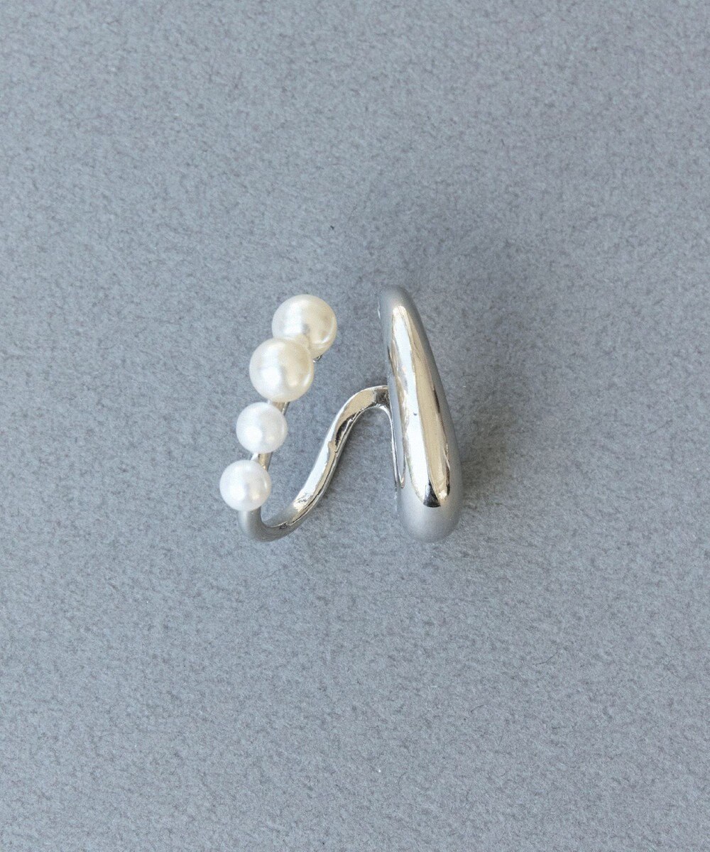 Phoebe 〈シリーズ累計販売10000点突破！〉≪雑誌掲載≫ドレッシングパールイヤーカフ　シルバー 