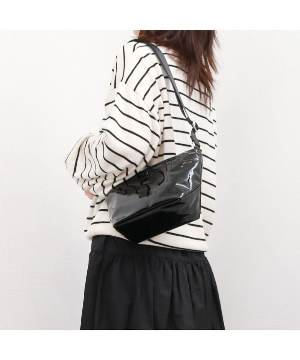 UNBILLION カシュカシュ cachecache / ソフトエナメル舟型ショルダー 