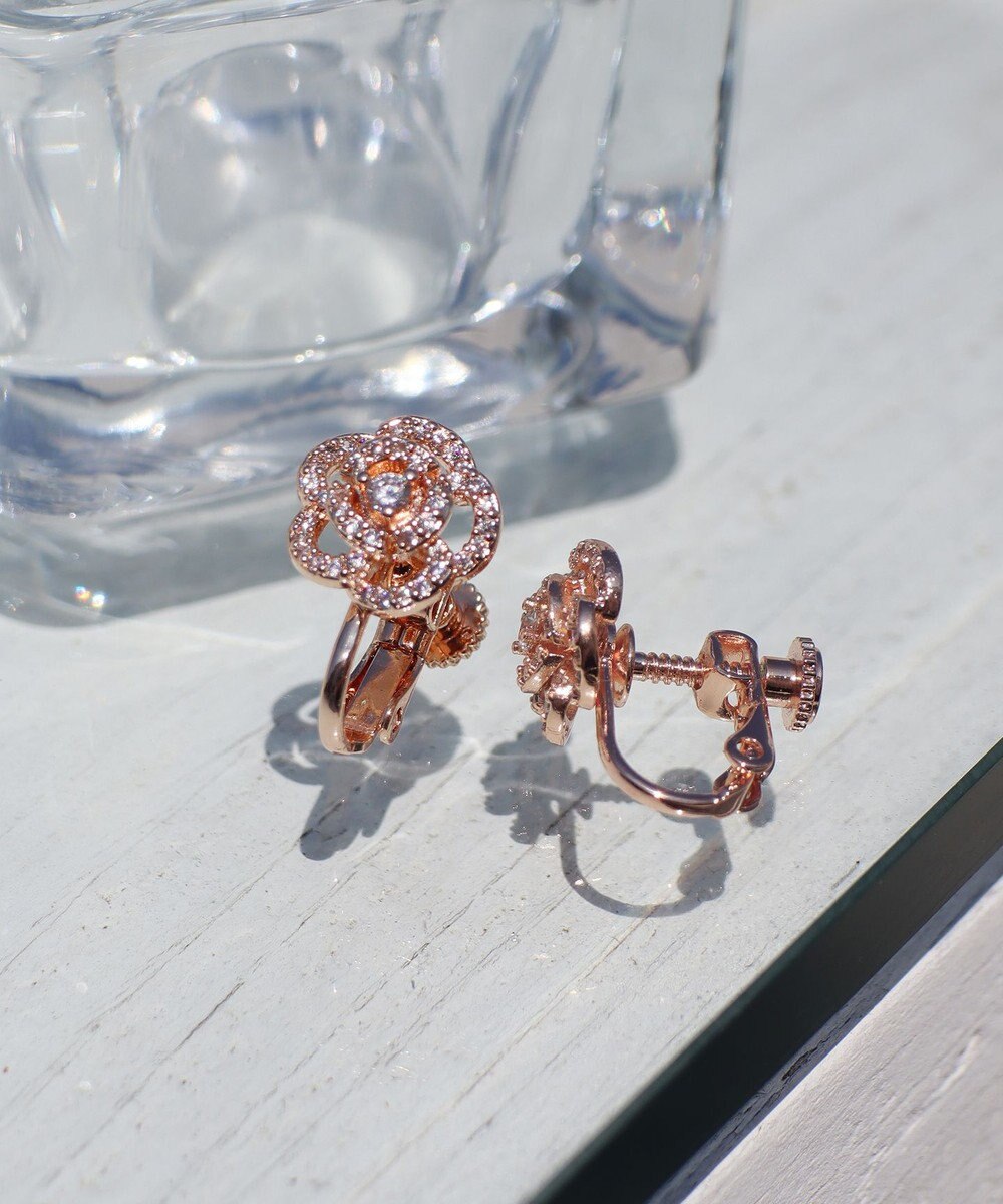 Tiaclasse 【金属アレルギー対応】カメリアモチーフピアス・イヤリング 