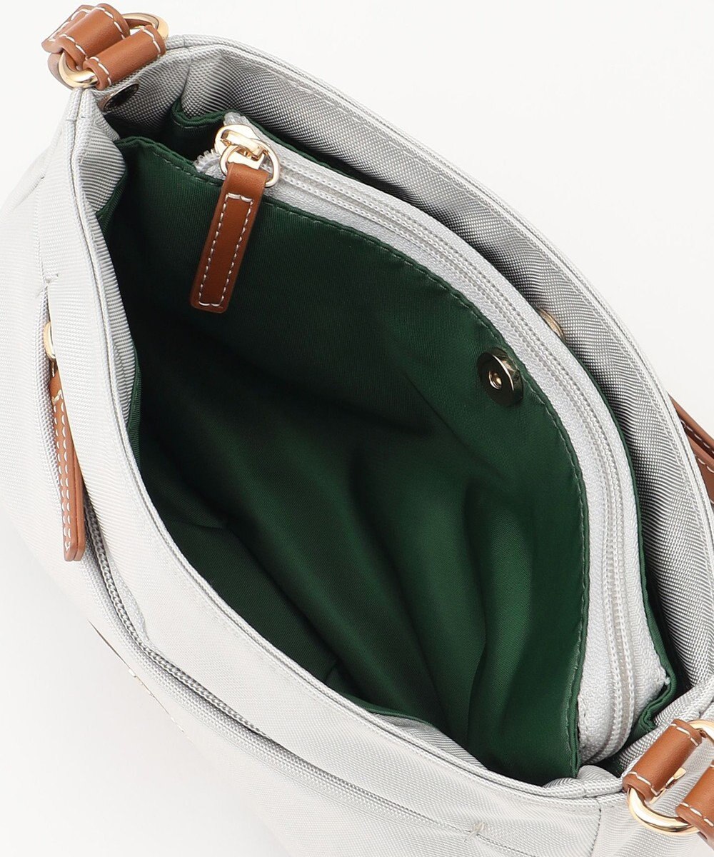 LA BAGAGERIE ポリエステルキャンバス　タックポシェット 