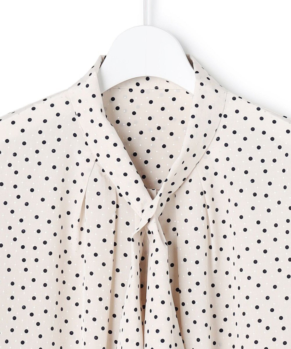 23区 【先行予約】ランダムドットプリント タックブラウス 