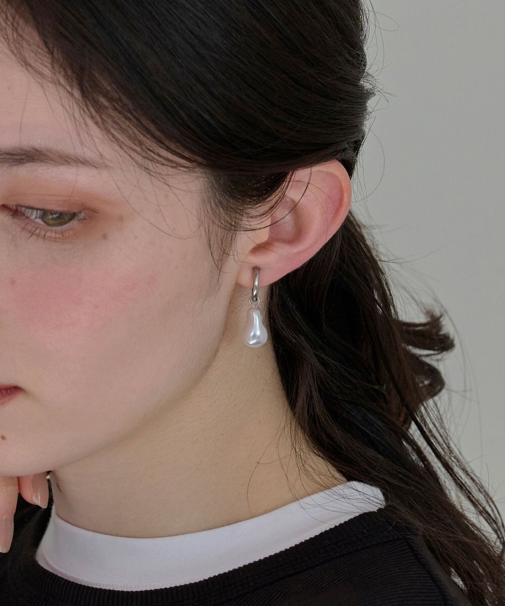 Phoebe 〈金属アレルギー対応〉バランスバロックパールフープイヤリング　シルバー/ステンレス/大ぶり/存在感◎/主役級 