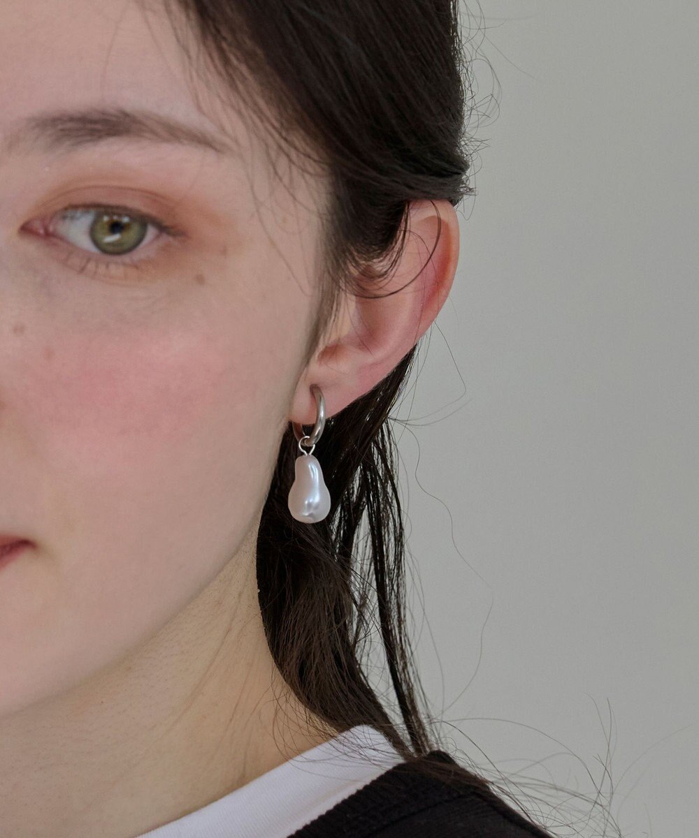 Phoebe 〈金属アレルギー対応〉バランスバロックパールフープイヤリング　シルバー/ステンレス/大ぶり/存在感◎/主役級 