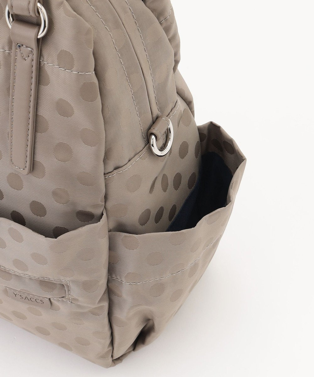 Y'SACCS ドットジャガードポーチ付きリュックサック 
