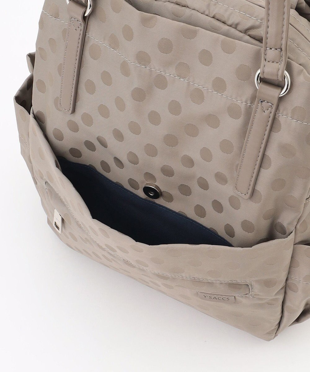 Y'SACCS ドットジャガードポーチ付きリュックサック 