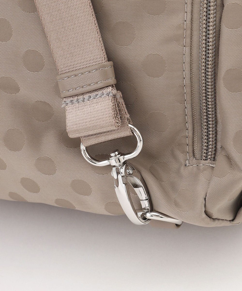 Y'SACCS ドットジャガードポーチ付きリュックサック 