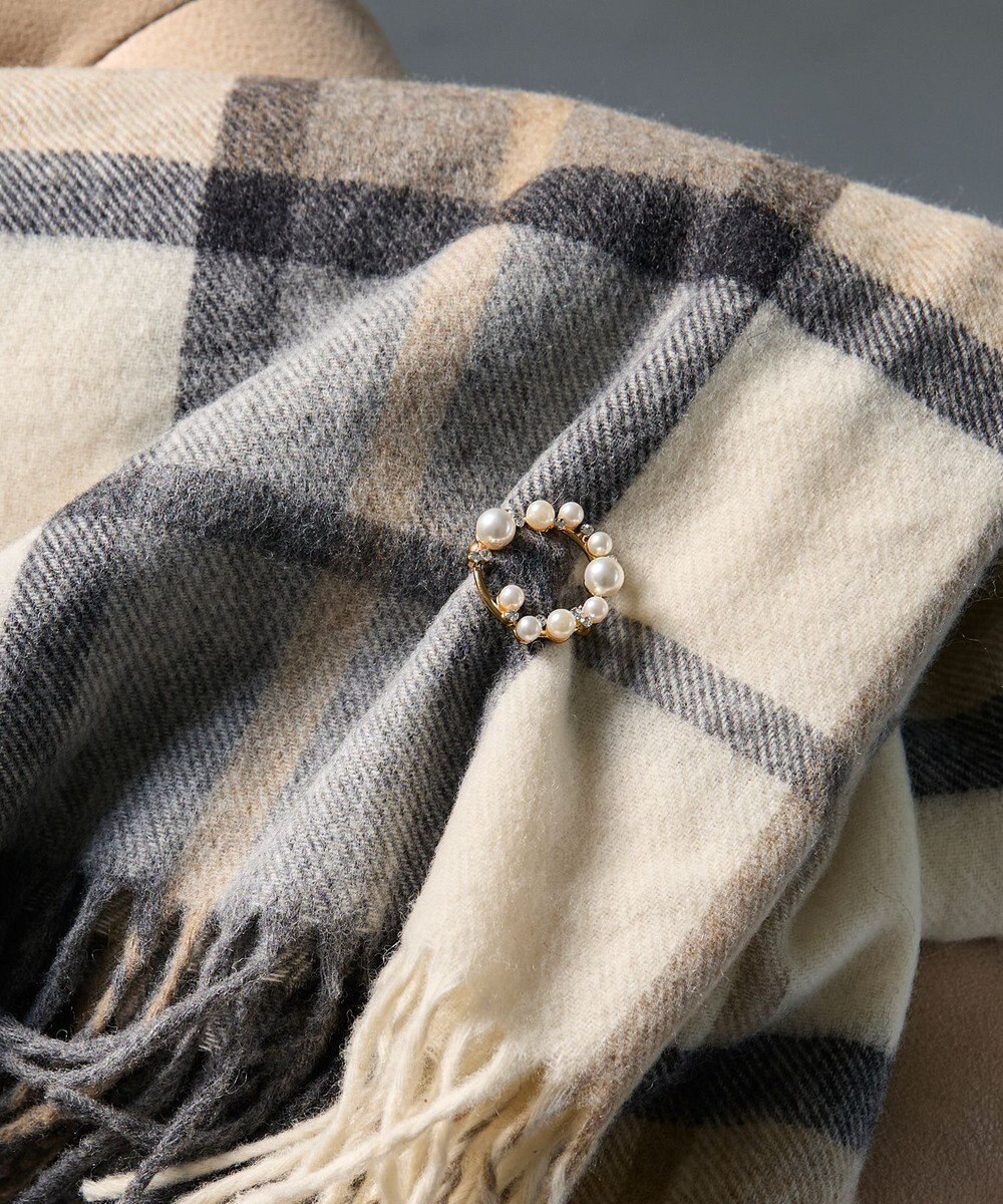 Phoebe フォーマルパールビジューサークルブローチ　ゴールド 