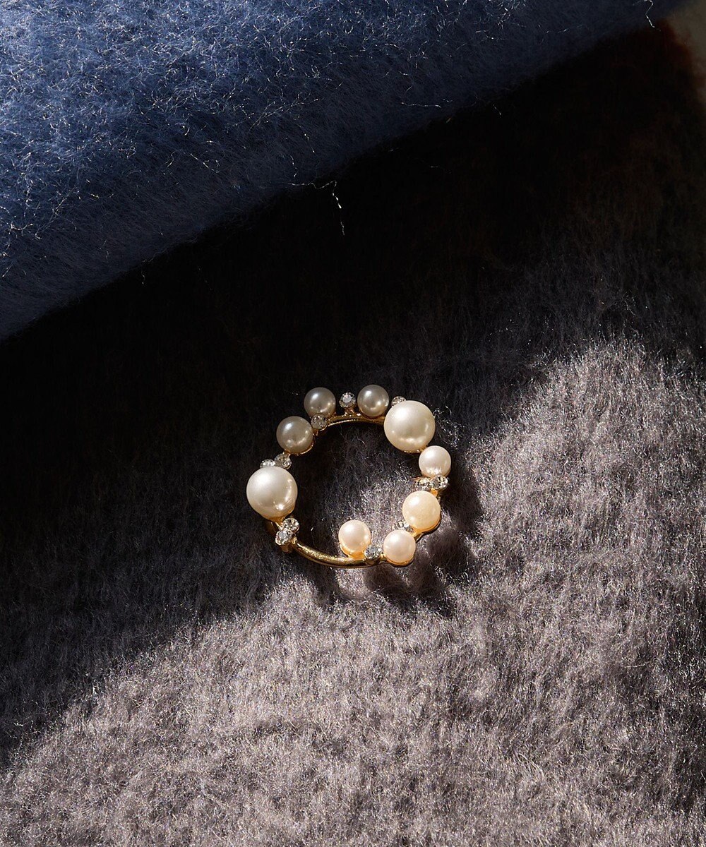 Phoebe フォーマルパールビジューサークルブローチ　ゴールド 