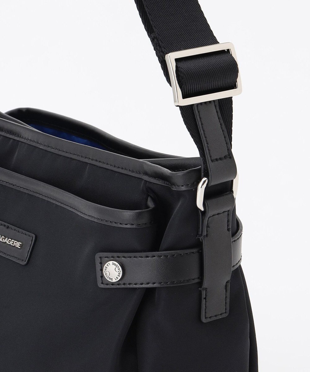 LA BAGAGERIE 【撥水ナイロン】ベーシックポシェット 