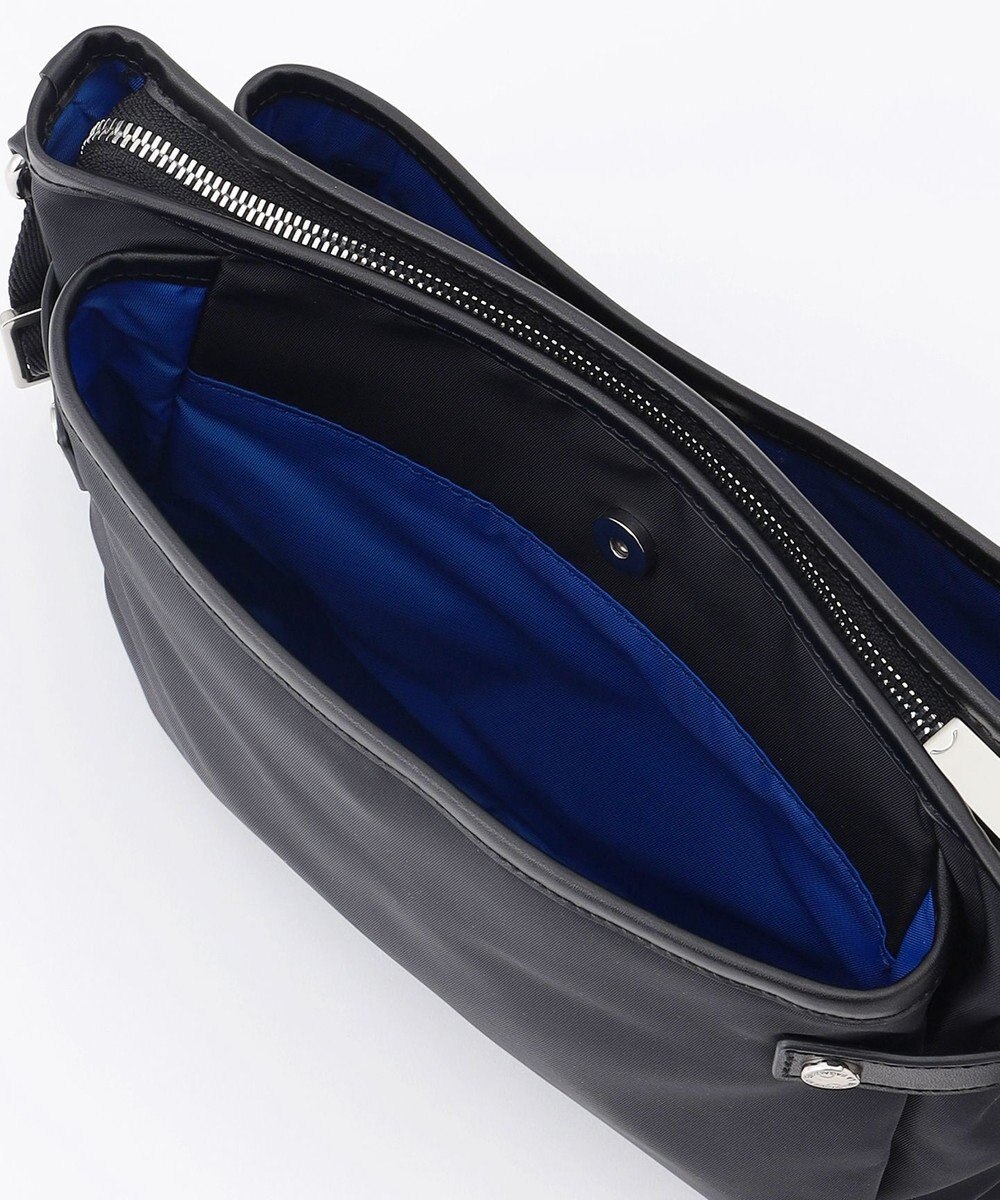 LA BAGAGERIE 【撥水ナイロン】ベーシックポシェット 