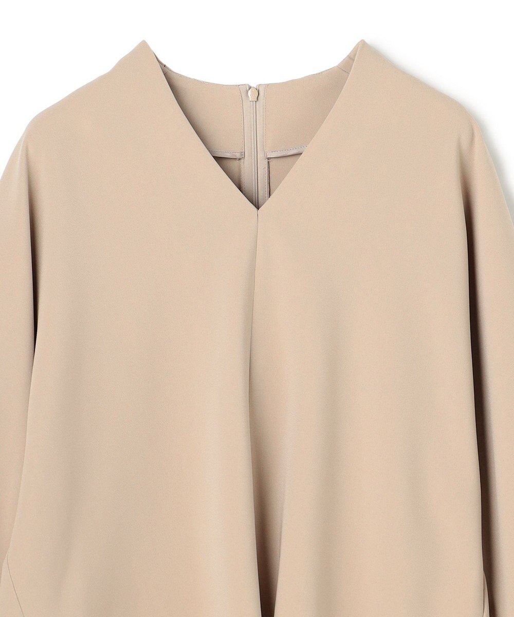 BEIGE， RUE / ドライタッチVネック配色ステッチブラウス 