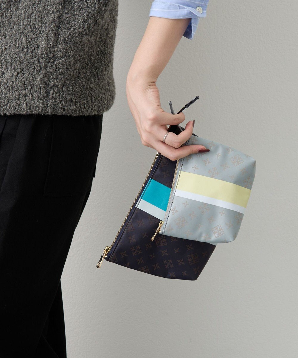 russet ラインプリントポーチ M(Z-226) 