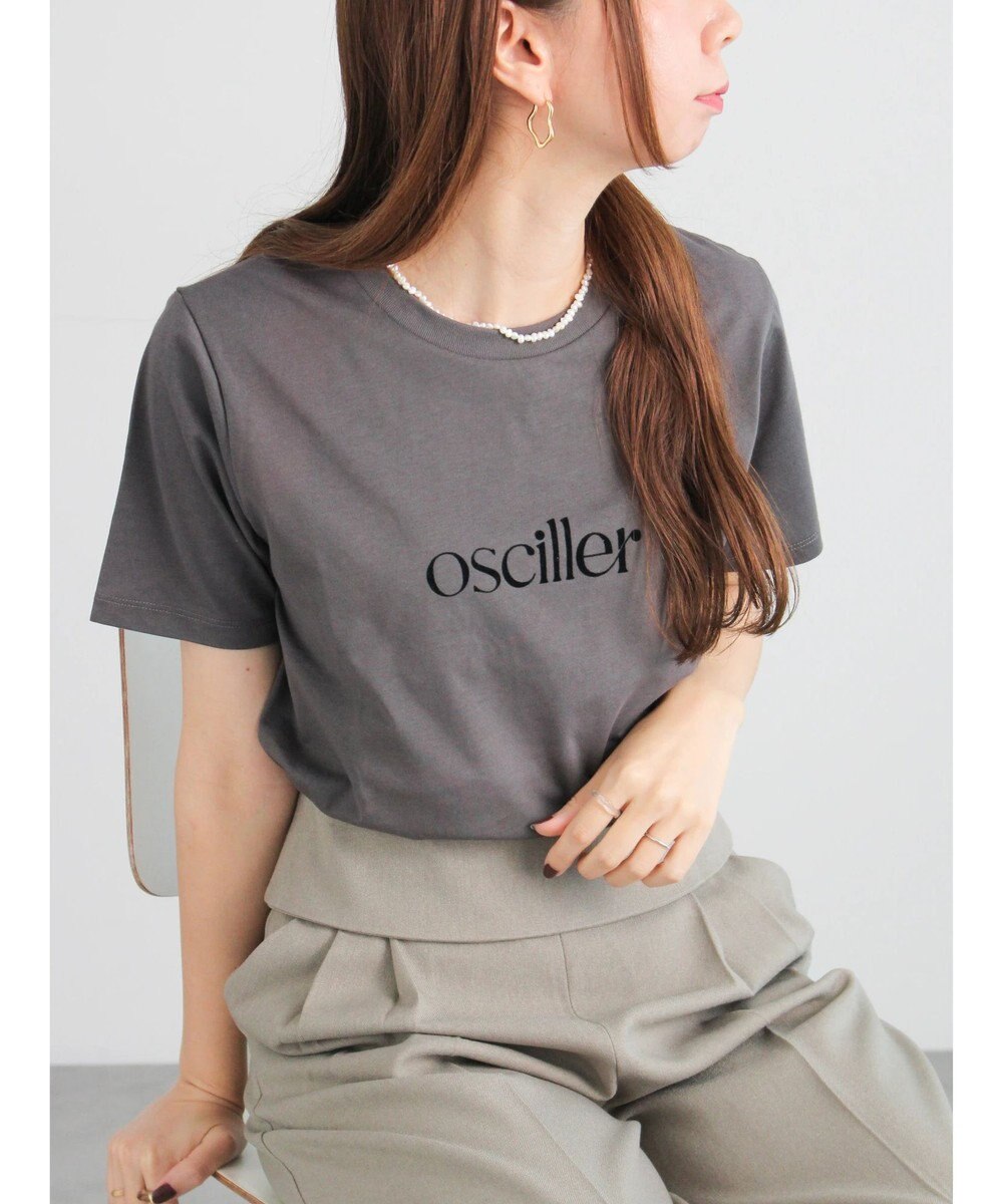 Te chichi フロッキープリントロゴTシャツ 