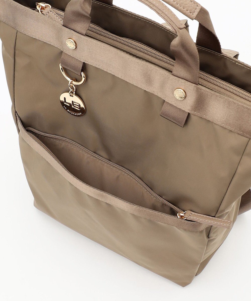 LA BAGAGERIE チャーム付き　ナイロンリュック 