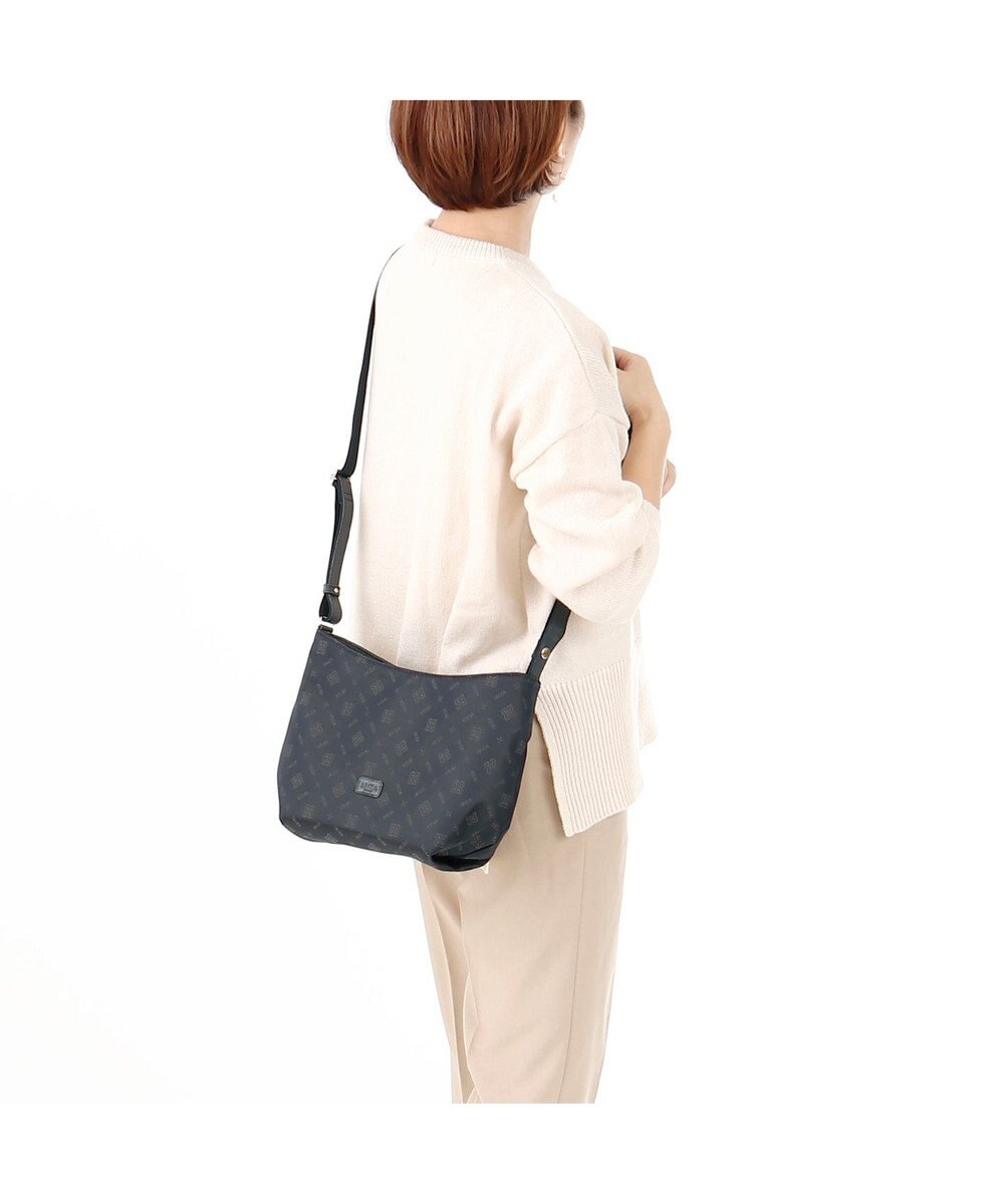 IBIZA ロゴナイロン　ショルダーバッグ 