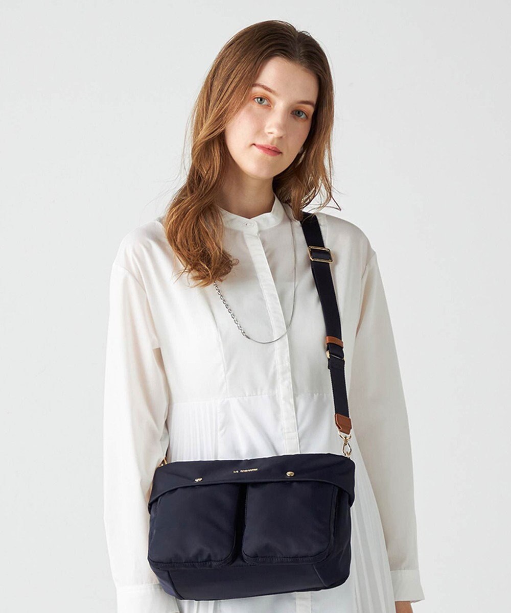 LA BAGAGERIE ダブルフロントポケット2WAYショルダー 