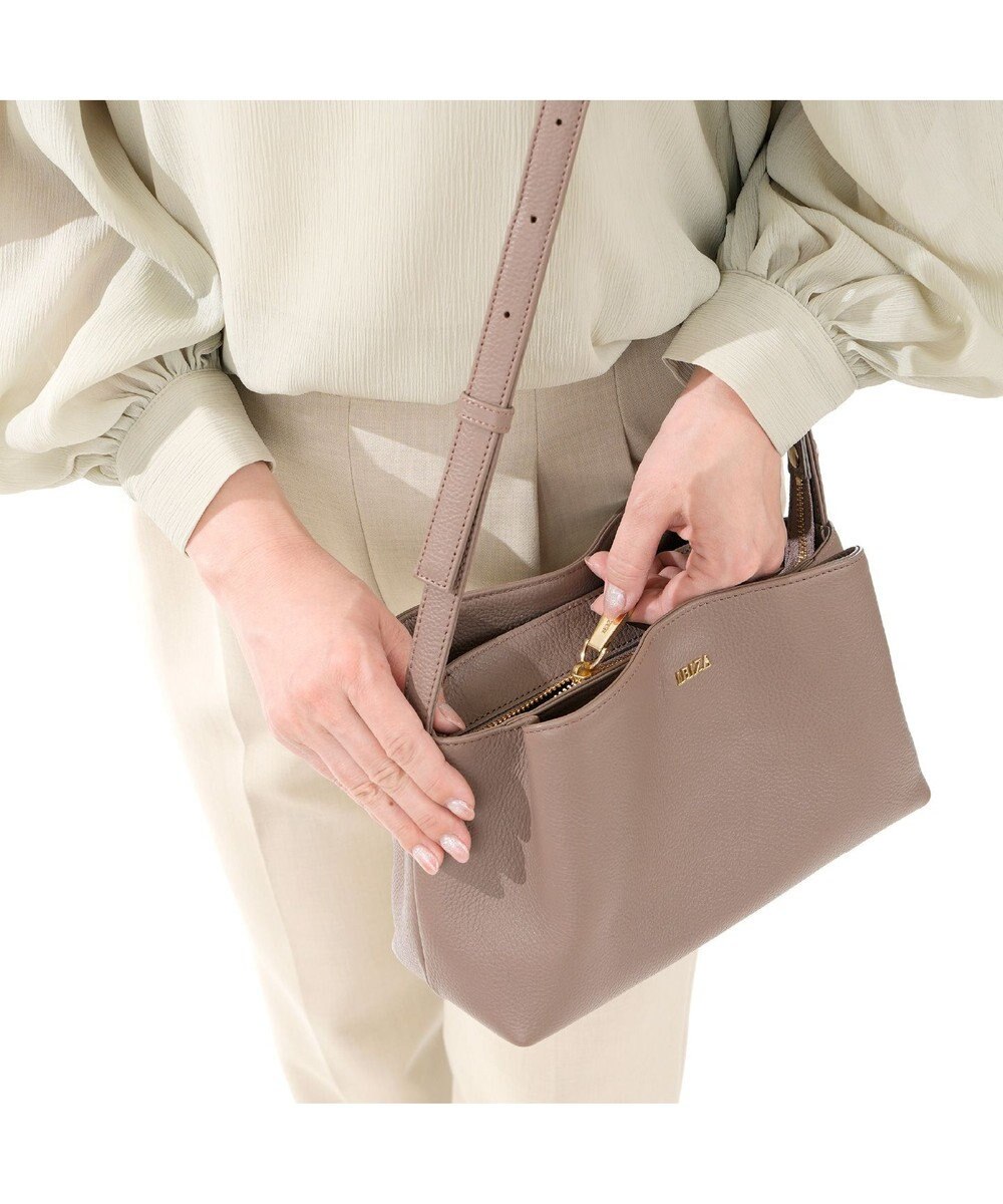 IBIZA イニシオ　牛革　ショルダーバッグ 