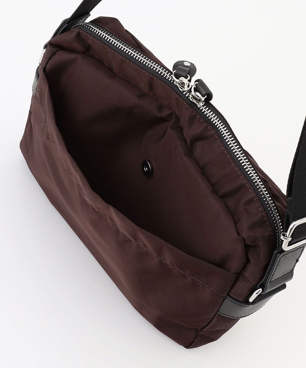 Y'SACCS ダブルポケットベーシックショルダー 