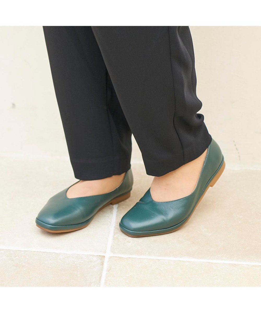 ing <ing>【サスティナブルシリーズ】Vカットフラットパンプス 