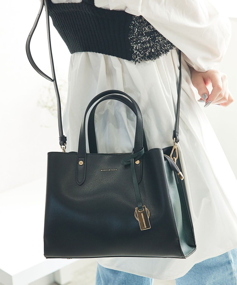 style code 【MERCURYDUO/マーキュリーデュオ】両アオリポケットサイド配色大開き開口 超軽量ハンドバッグ キーチャーム付 