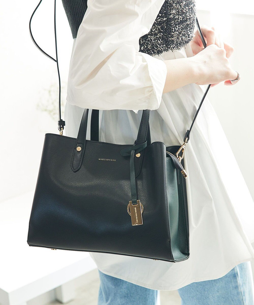 style code 【MERCURYDUO/マーキュリーデュオ】両アオリポケットサイド配色大開き開口 超軽量ハンドバッグ キーチャーム付 