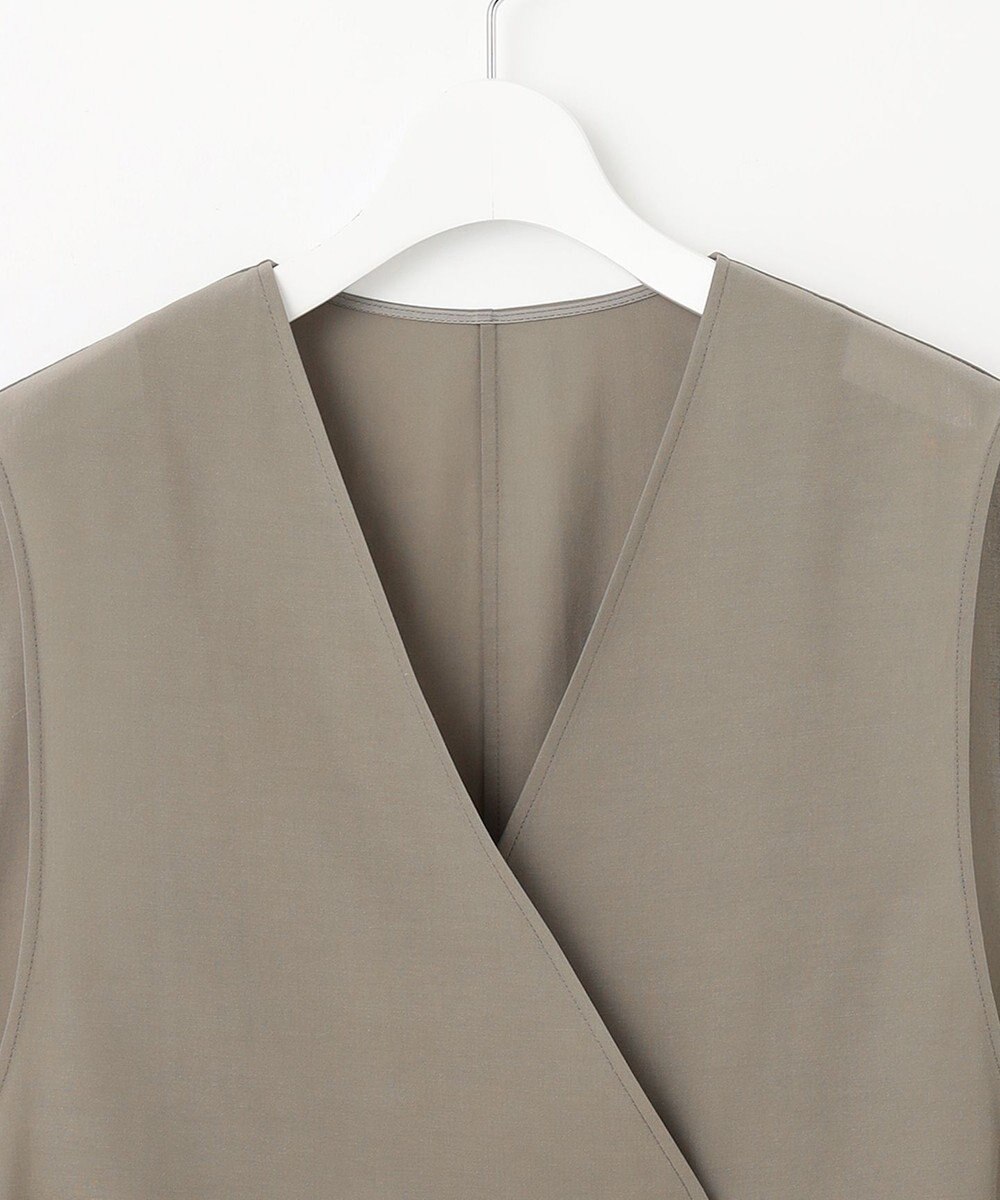 23区 【洗える】シアーマットクロス ジレ 