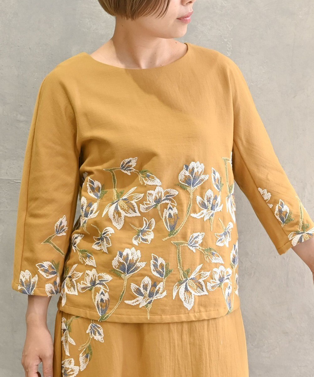 muuc 〈遠州織物の工場で織られた上質なコットン生地〉モクレン刺繍 ノーカラー プルオーバー（セットアップ可能） 